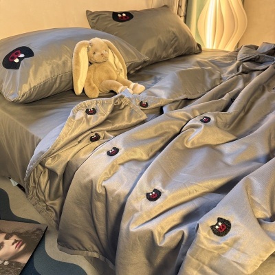 夏季冰丝灰色小猪刺绣款夏被四件套可水洗空调被丝滑凉感夏被单人