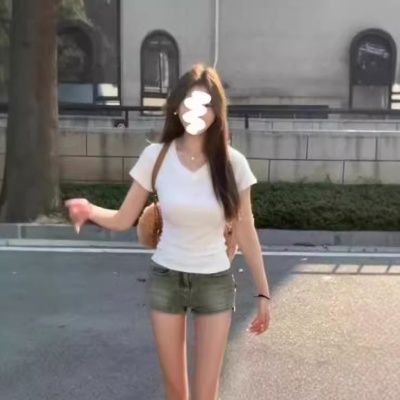 新款正肩v领短袖T恤女夏季2024新款内搭修身显瘦百搭辣妹短款上衣