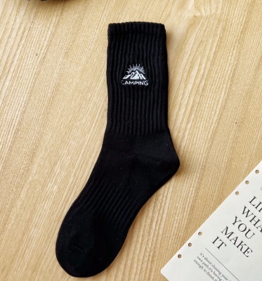 春秋复古港风ins潮韩版运动中筒男女袜露营雪山个性百搭黑白长袜