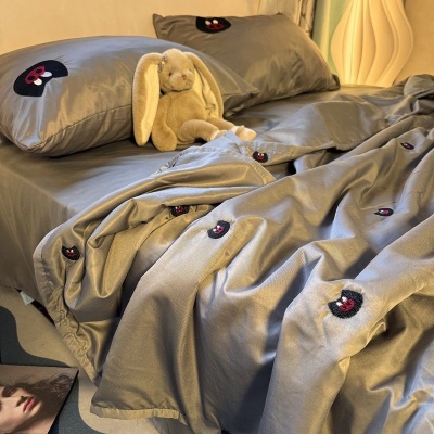 夏季冰丝灰色小猪刺绣款夏被四件套可水洗空调被丝滑凉感夏被单人