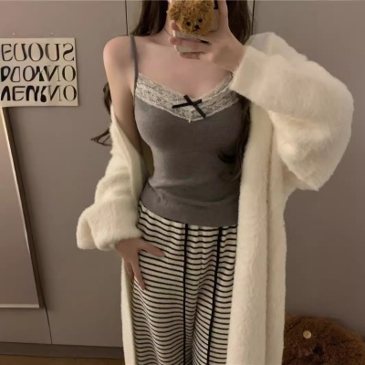 蕾丝吊带背心女2024春秋新款带胸垫一体纯欲修身显瘦内搭外穿上衣